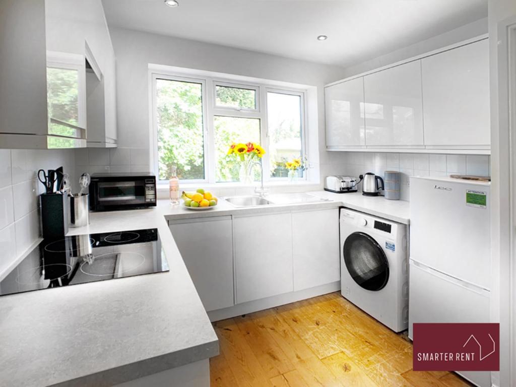 Sunninghill Village - 2 Bed - Parking&garden Ascot  Exteriör bild